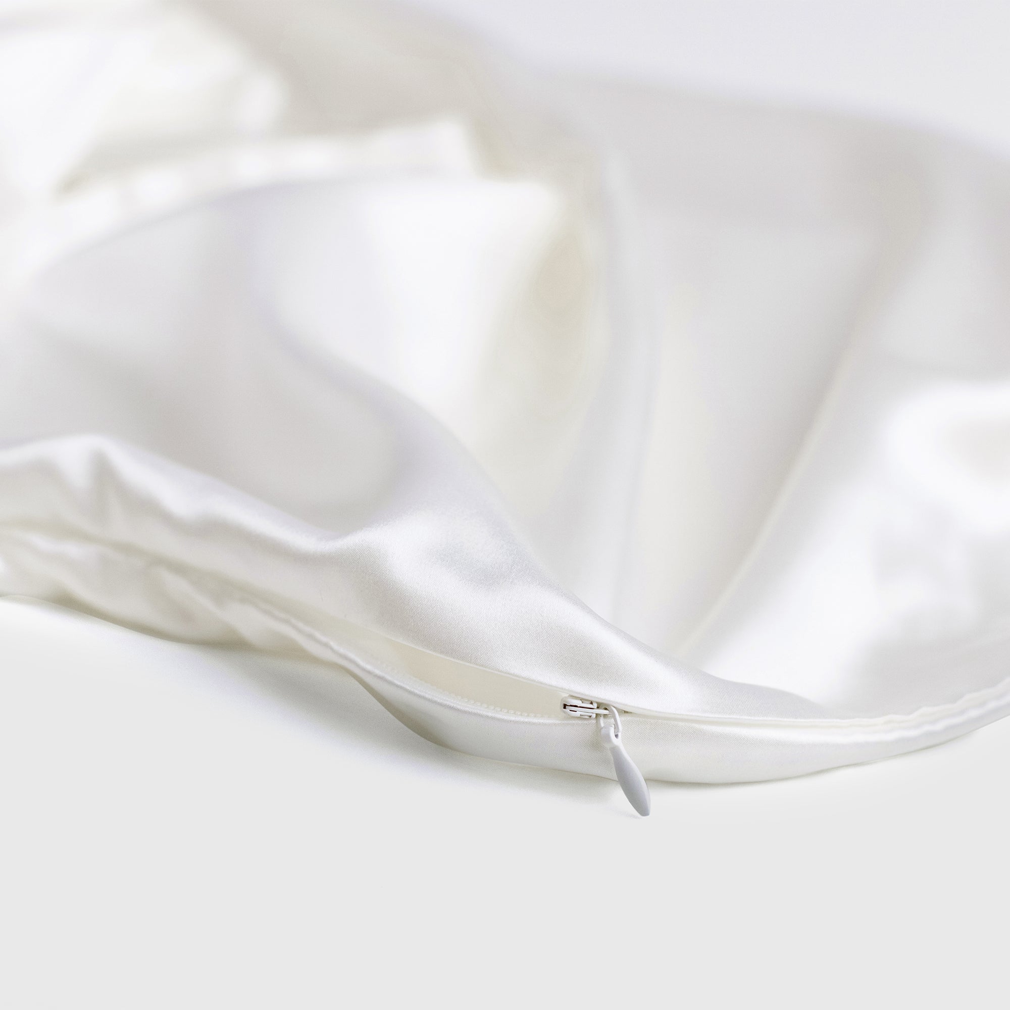 BlessingVibes  HA Hydrorigin™ Après Beauté Silk Pillowcase